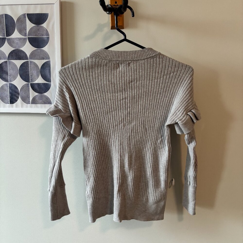 Francesca's • gray long sleeve sweater - Picture 6 of 9